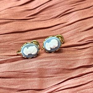 Vintage 12k Gold Filled Blue Cameo Earrings - Screw Back